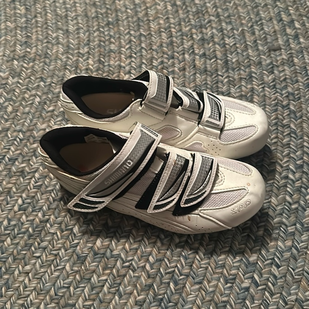 Cycling shoes